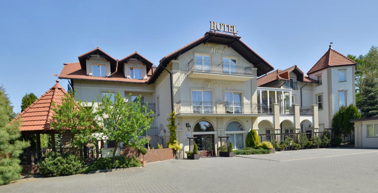 Hotel Mateo Stopnica Bagian luar foto