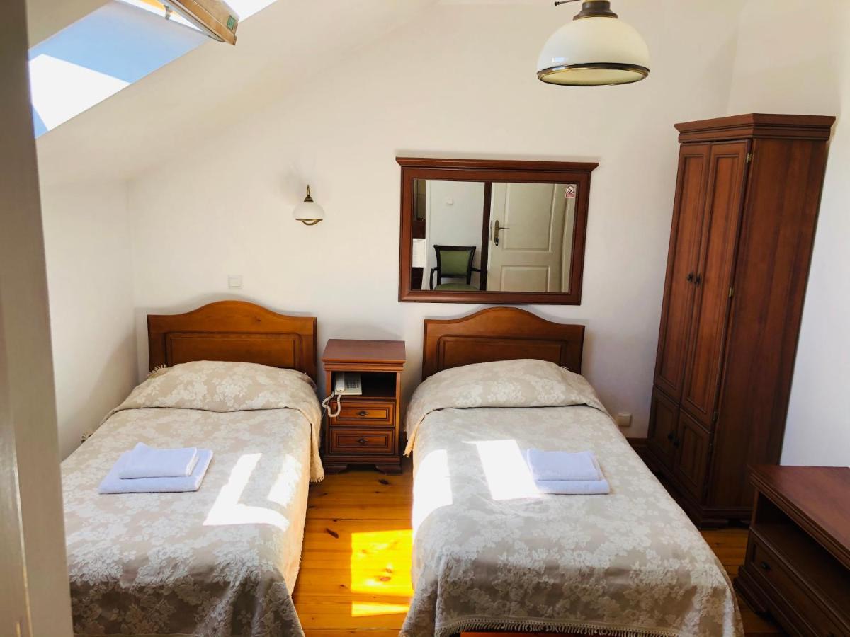 Hotel Mateo Stopnica Bagian luar foto