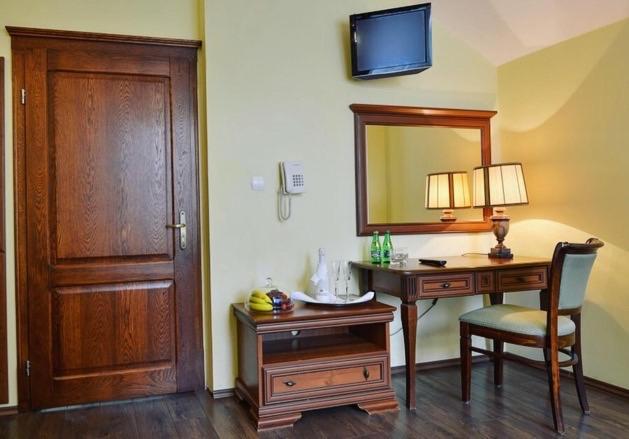 Hotel Mateo Stopnica Bagian luar foto